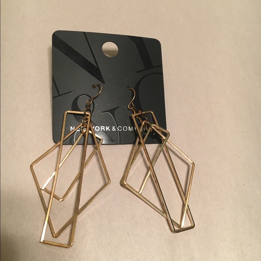 New York and Company gold dangle earrings NWT